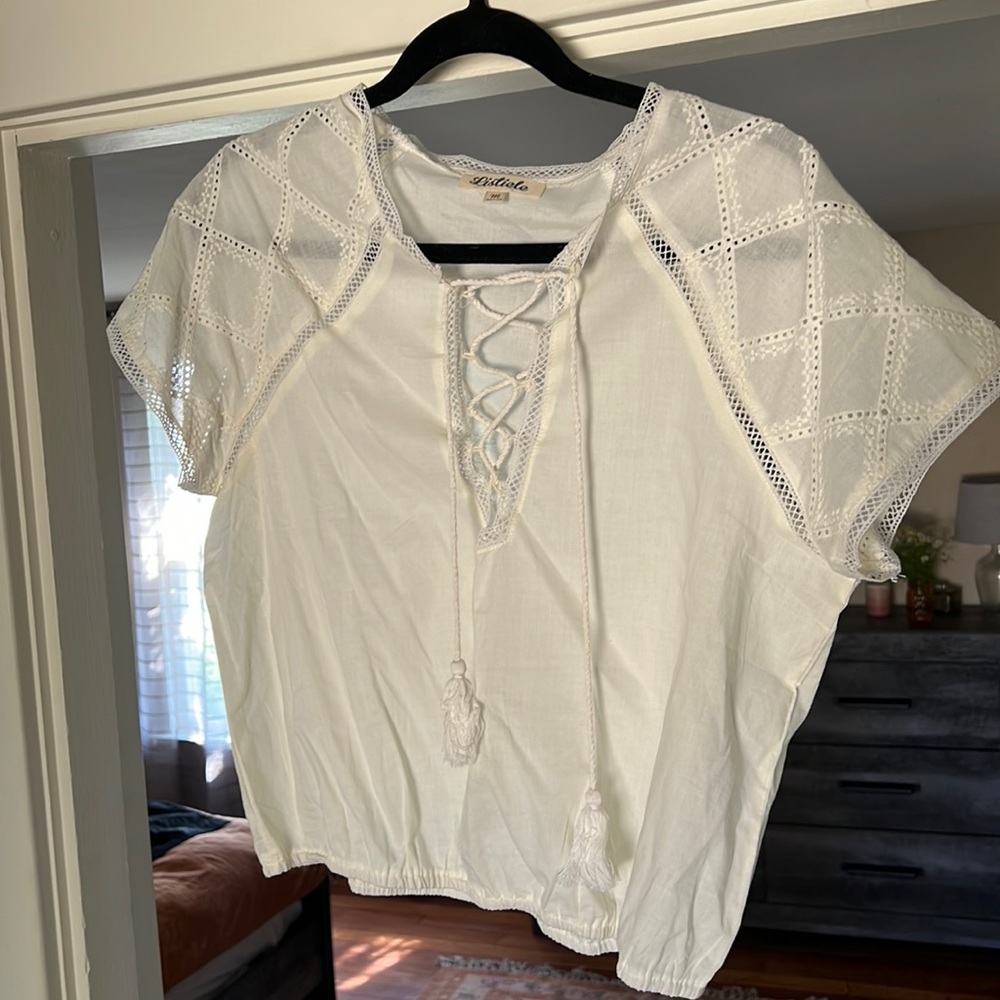 White/Ivory Listicle Lace top